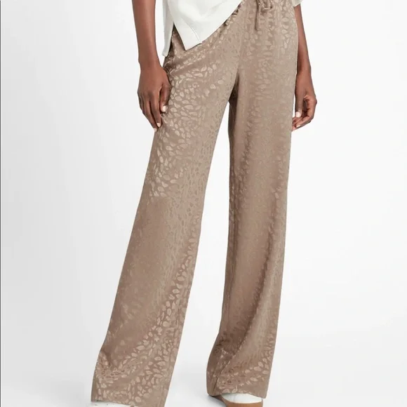NWT Banana Republic Wide-Leg Satin Pull-On Pant - Picture 1 of 5